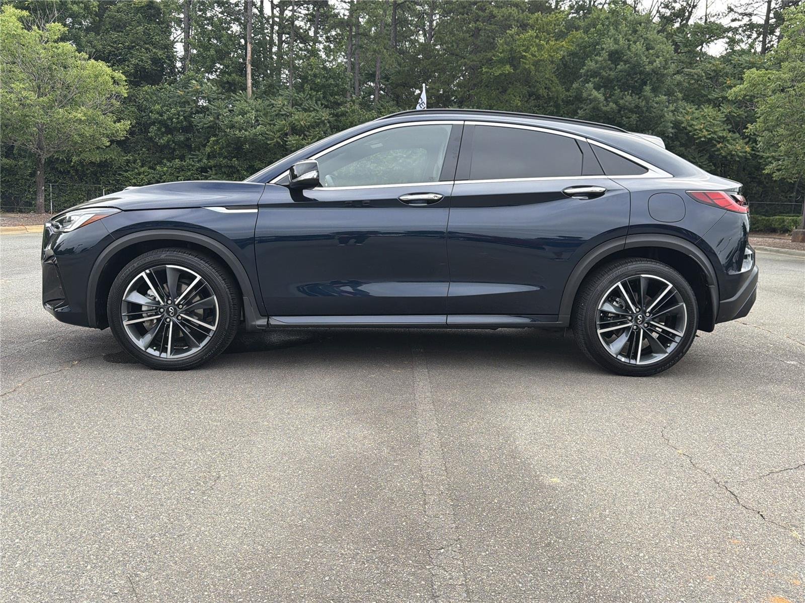 Certified Used 2025 Hermosa Blue INFINITI LUXE image 21