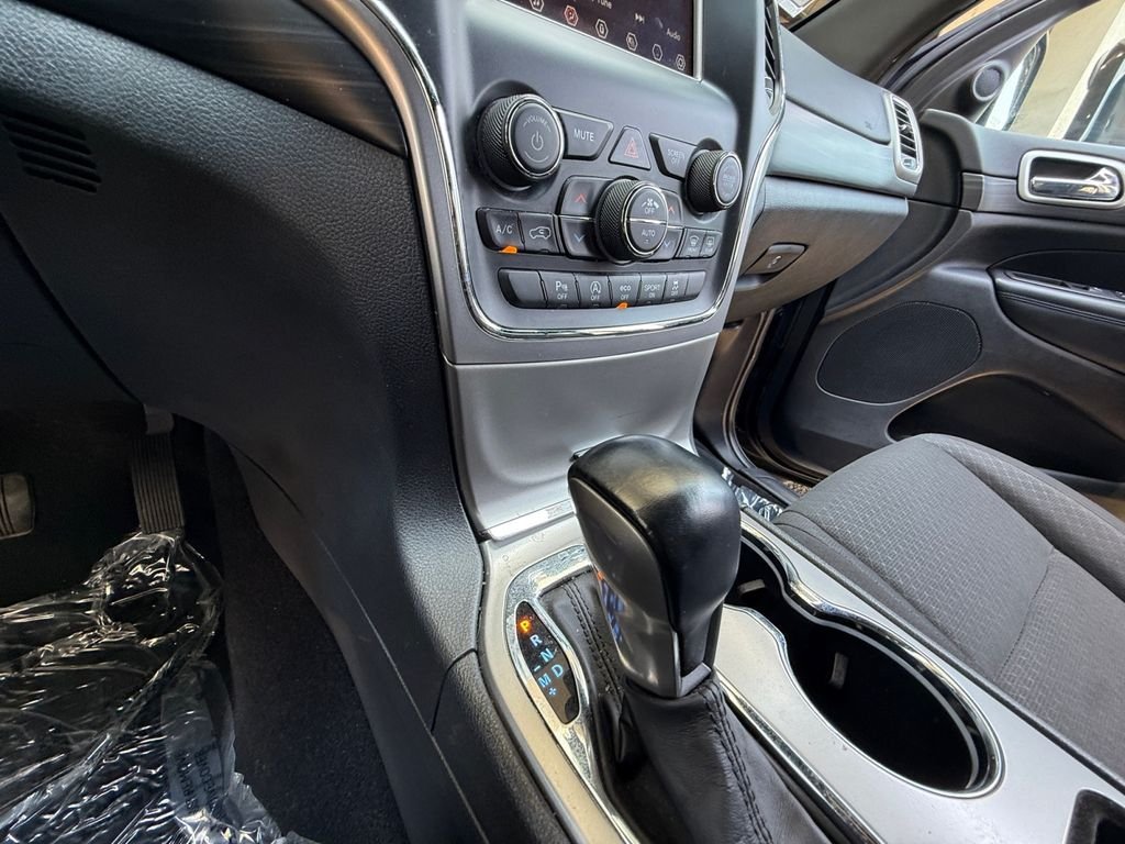 Used 2021 Black Jeep Laredo E image 22