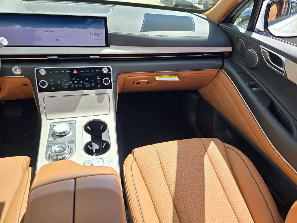 New 2026 White Genesis 2.5T Prestige image 9