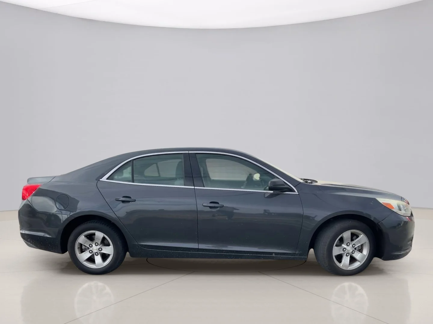 Used 2015 Gray Chevrolet LS image 6