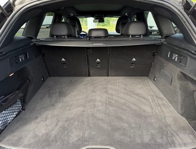 Used 2026 Black Mercedes-Benz GLC 300 image 10