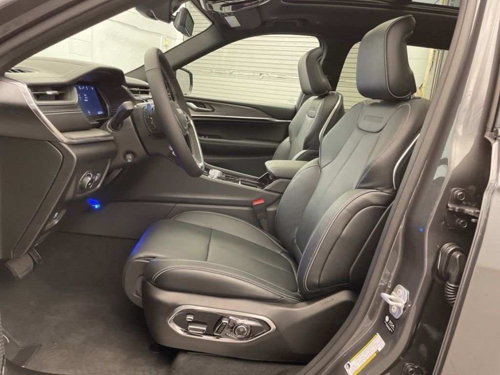 2025 Jeep Grand Cherokee L Overland - Photo 19