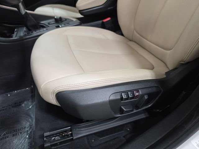 Used 2018 White BMW xDrive28i image 29