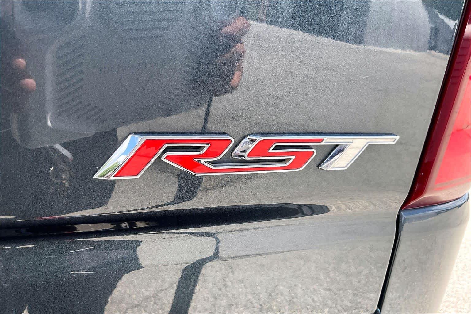 Used 2019 Shadow Gray Metallic Chevrolet RST image 10