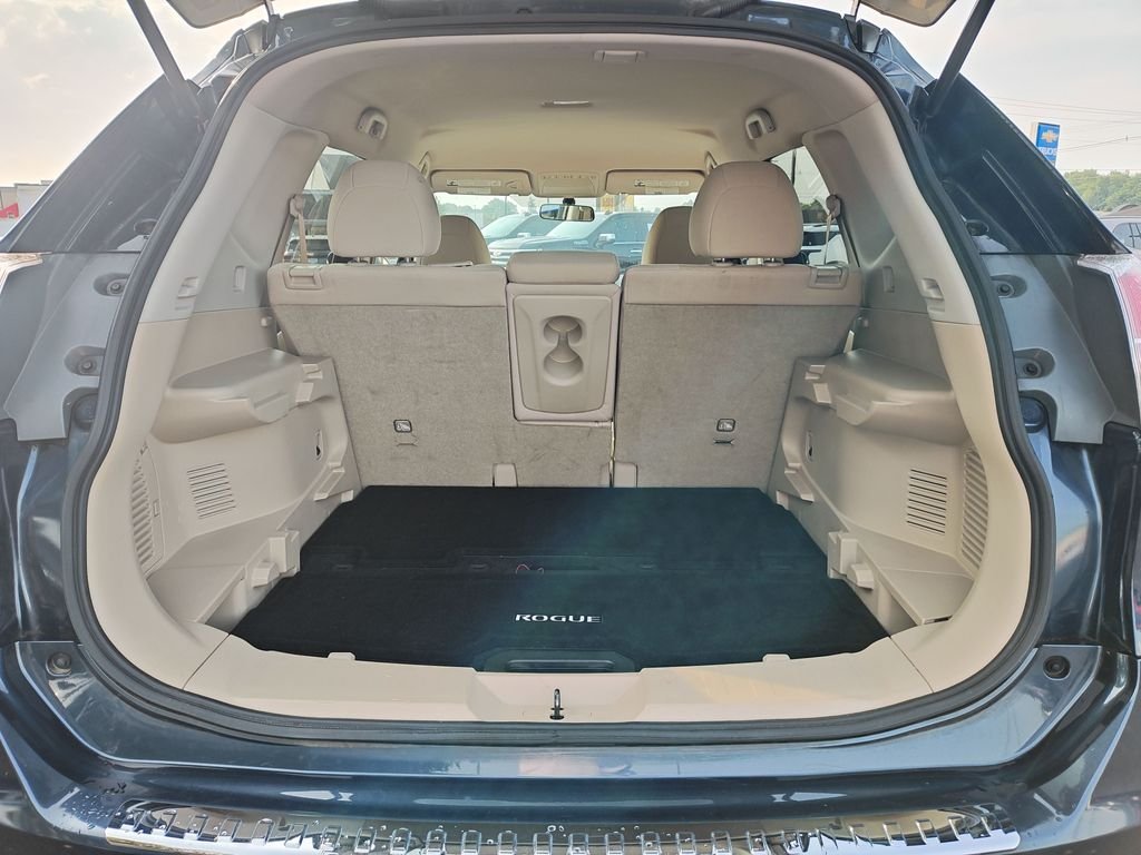Used 2016 Blue Nissan SV image 9