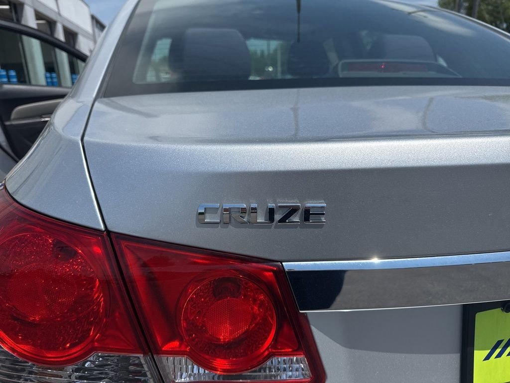 Used 2013 Silver Chevrolet LS image 33