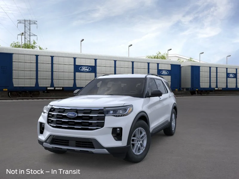 New 2026 Space White Metallic Ford Active image 2