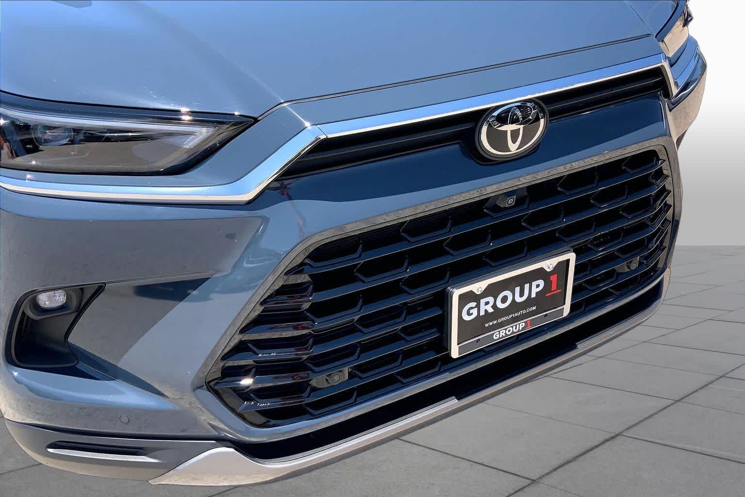 Used 2025 Storm Cloud Toyota Hybrid Limited image 30