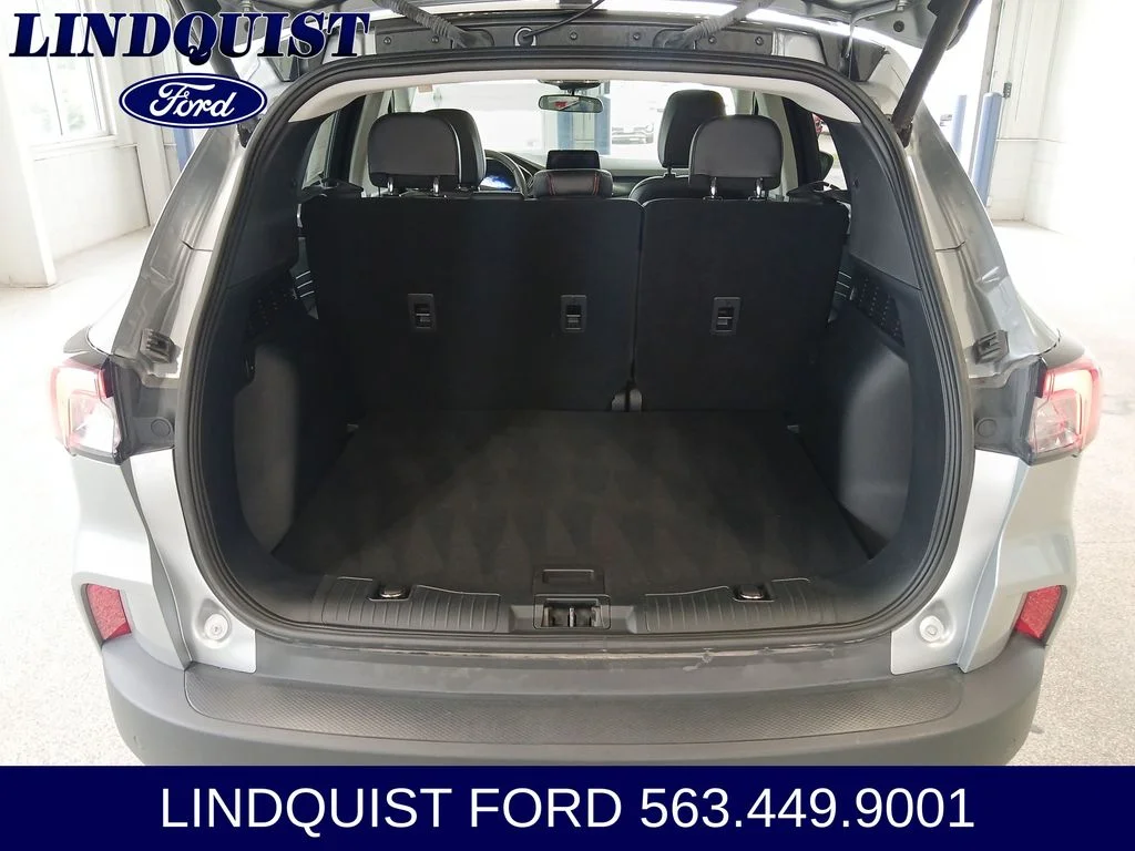 Used 2022 Silver Metallic Ford SEL image 22