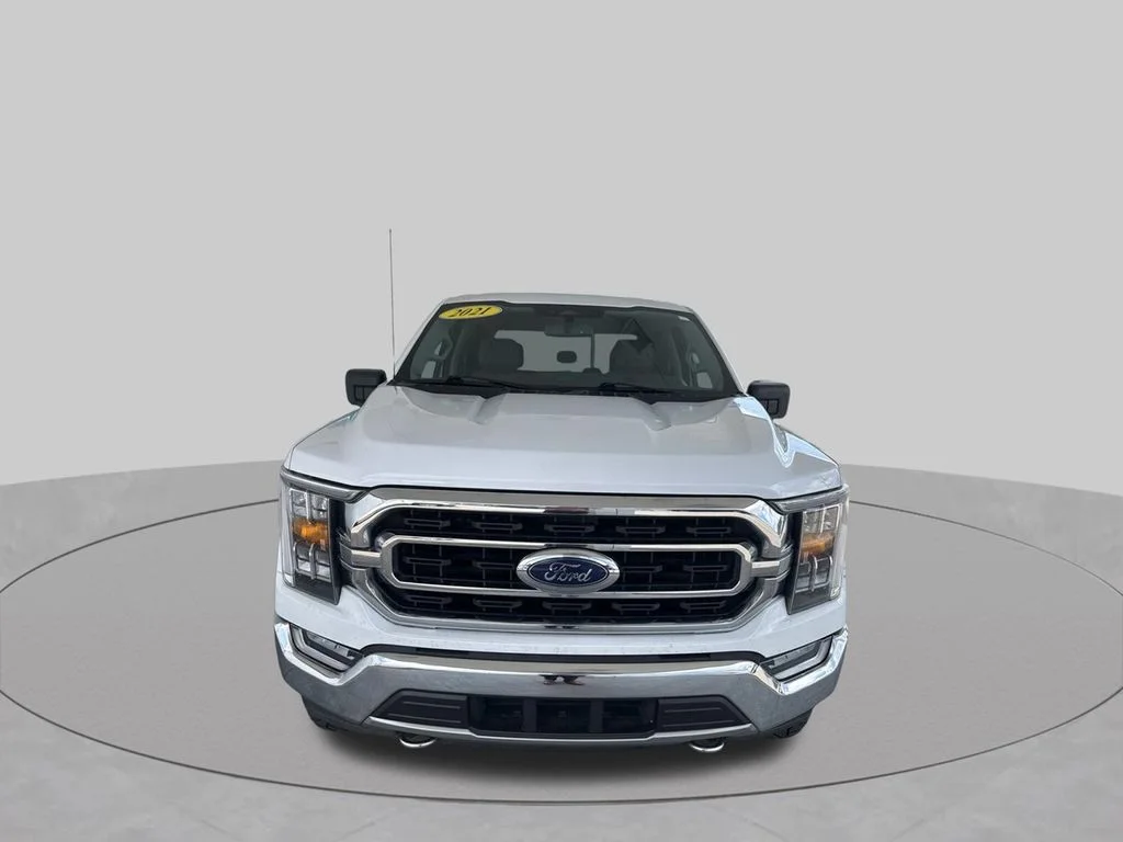 Used 2021 Oxford White Ford XLT image 9
