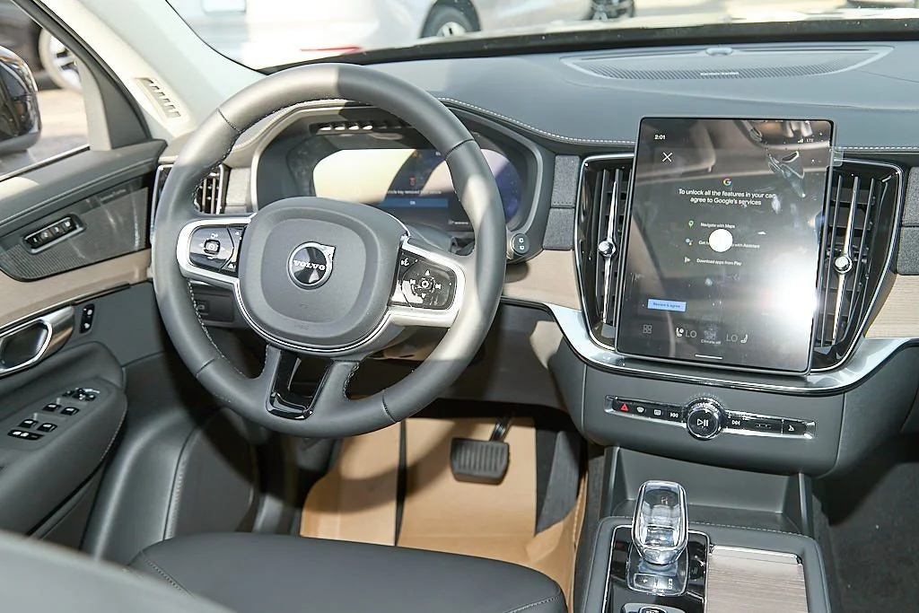 New 2026 Onyx Black Volvo Plus image 26