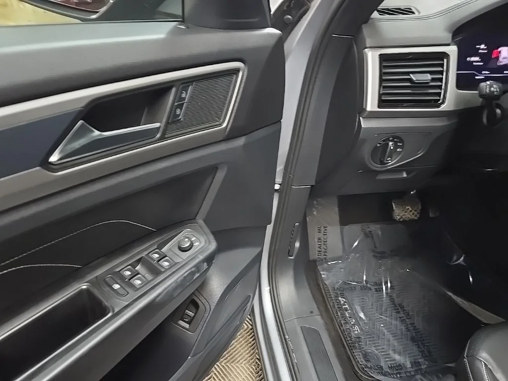 2020 Volkswagen Atlas Cross Sport SEL - Photo 25