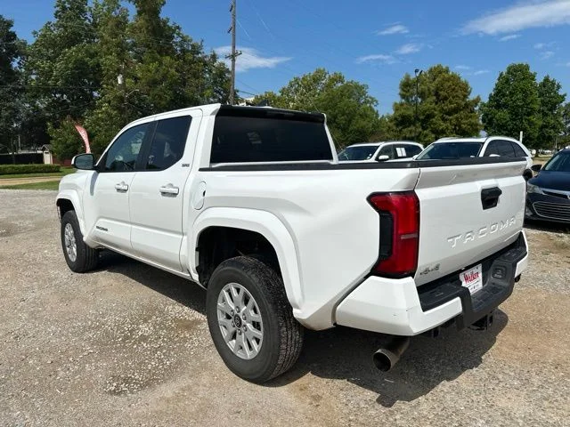 Used 2025 White Toyota SR5 image 10