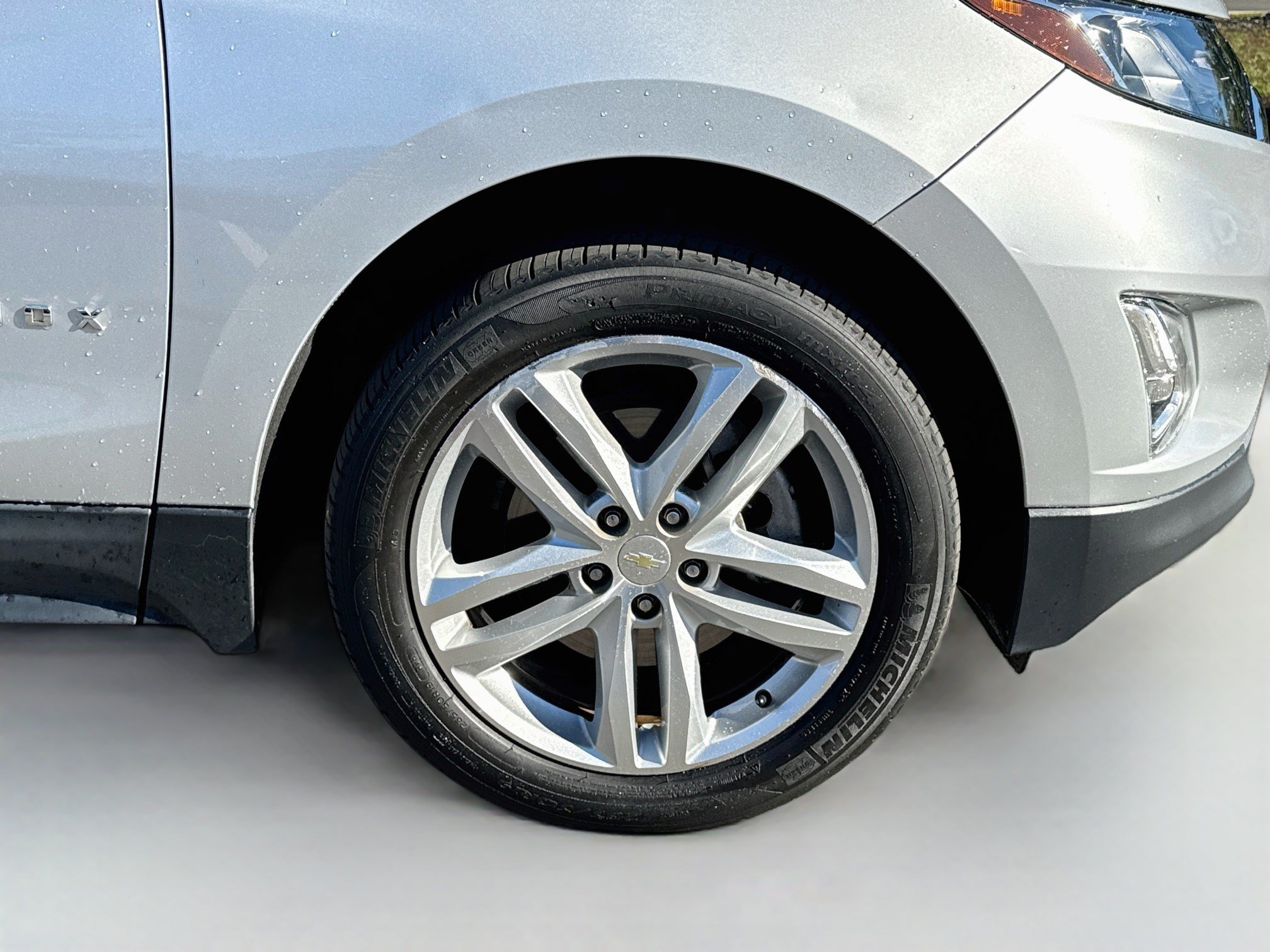 Used 2018 Silver Ice Metallic Chevrolet Premier image 36
