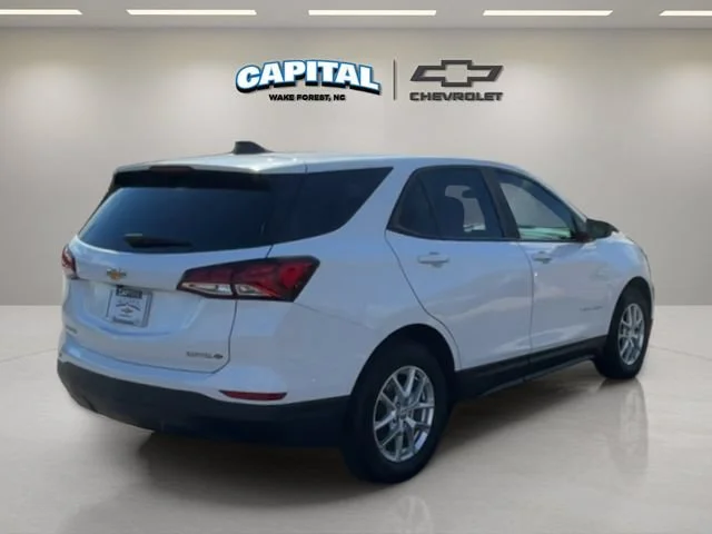 Used 2022 SUMMIT WHITE Chevrolet LS image 5