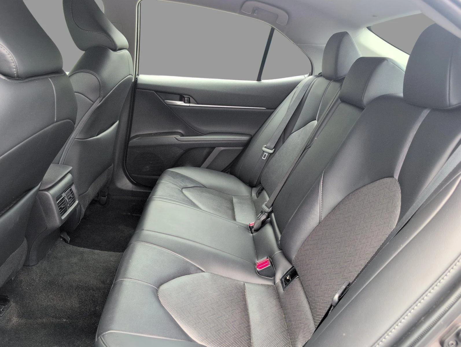 Used 2024 Predawn Gray Mica Toyota XLE image 36