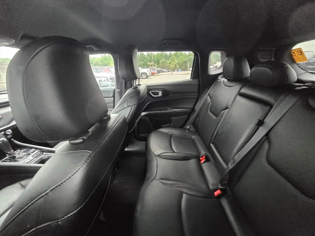 Used 2025 Black Jeep Trailhawk image 5
