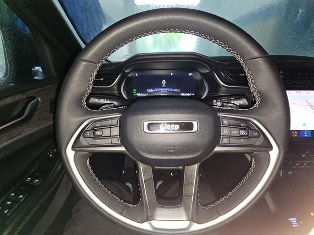 Used 2024 Silver Jeep Limited image 35