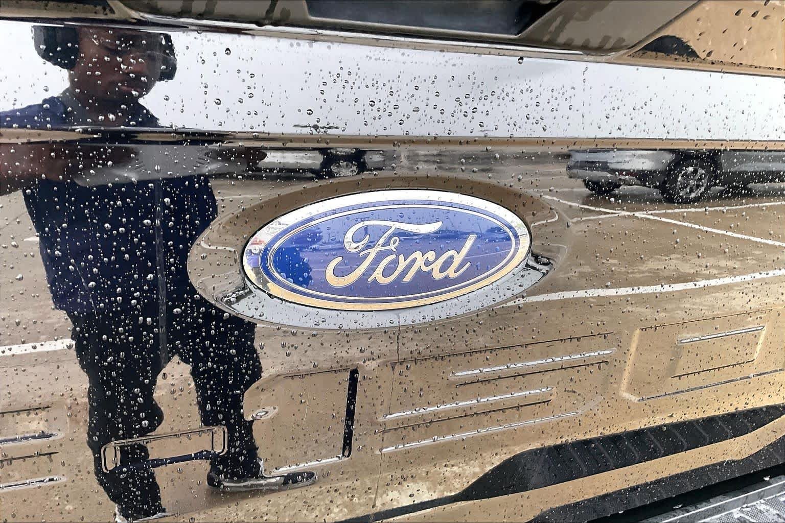 Used 2023 Agate Black Ford XLT image 30