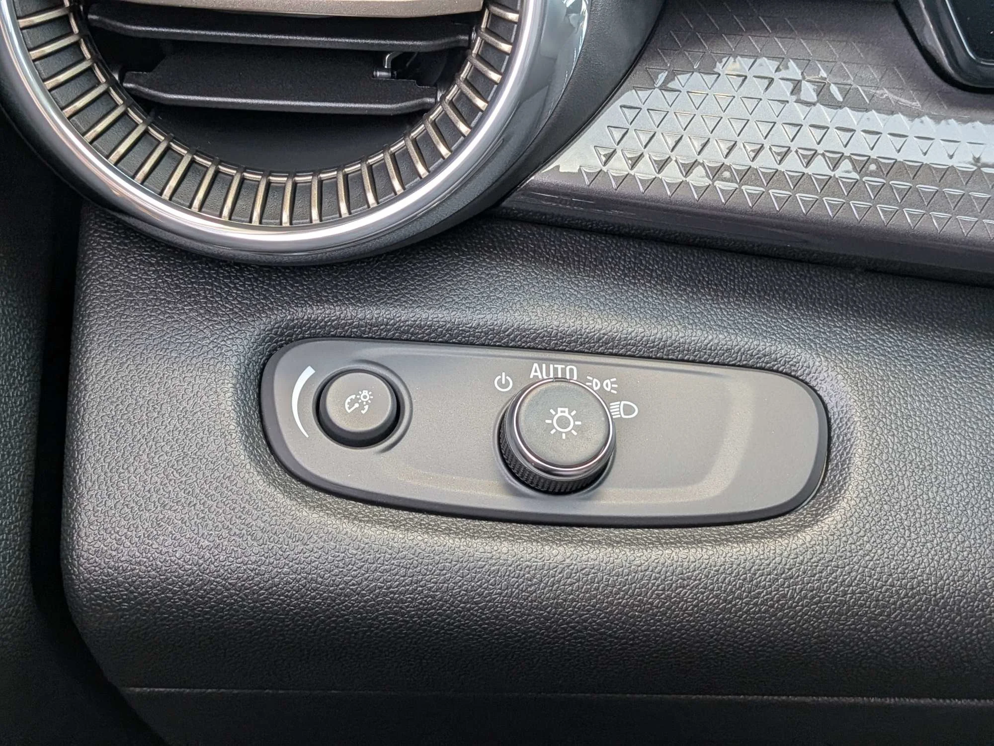 2026 Chevrolet Trax Activ - Photo 22