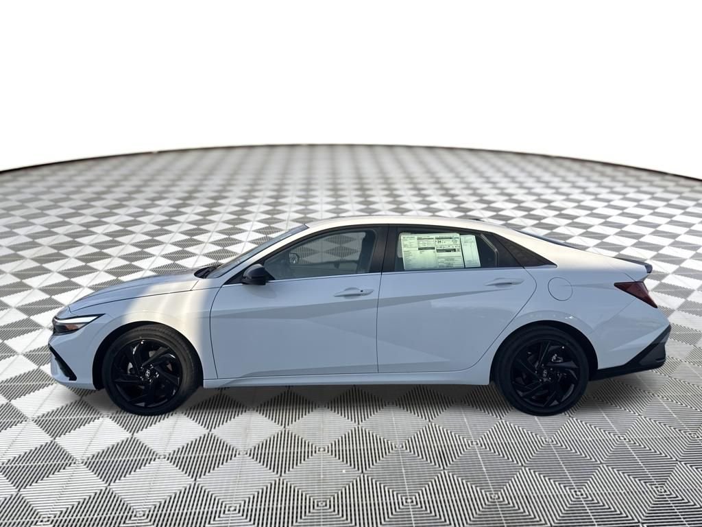 New 2026 White Hyundai SEL Sport image 2