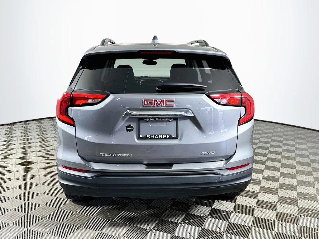 Used 2019 Steel Metallic GMC SLE image 6