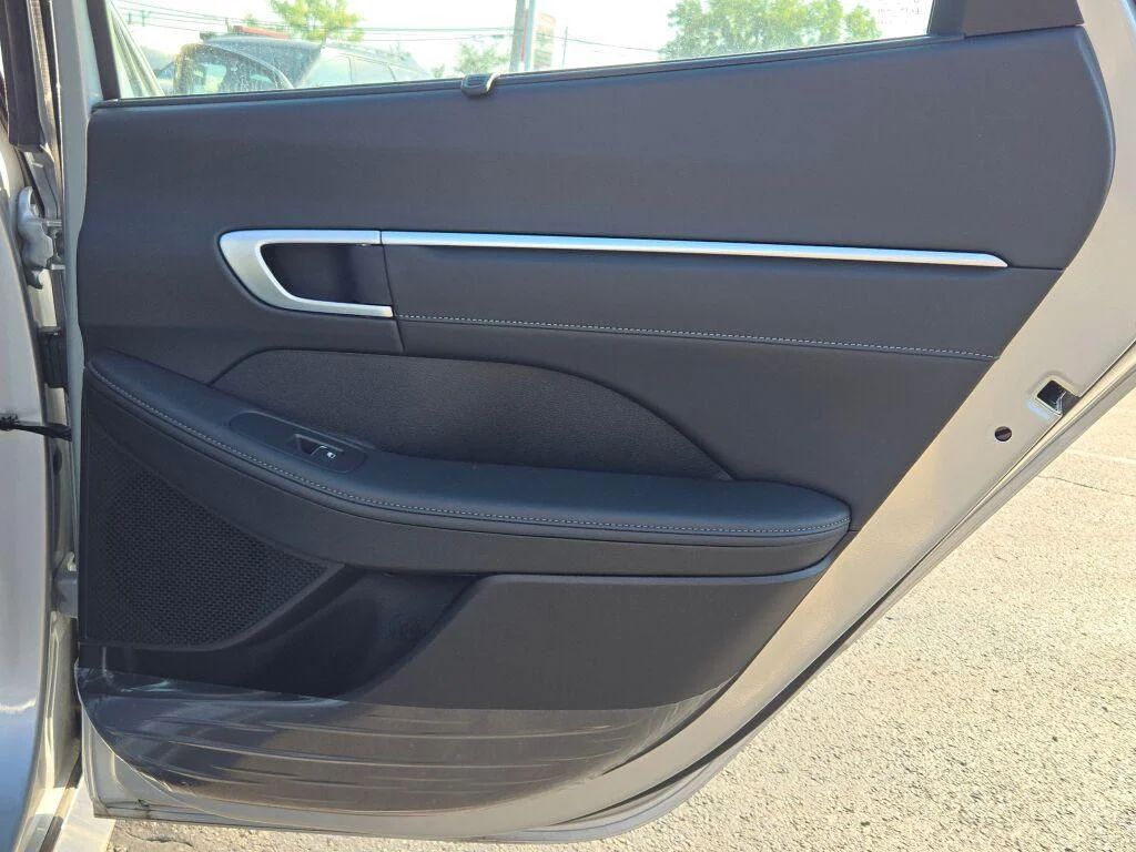2025 Hyundai Sonata Hybrid Limited - Photo 13