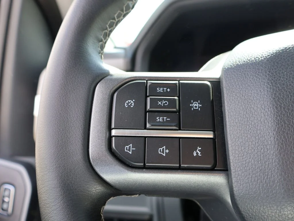 Used 2024 Silver Ford XLT image 27