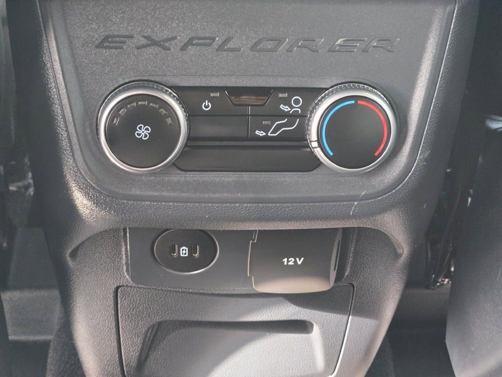 Certified Used 2025 Black Metallic Ford ST-Line image 20