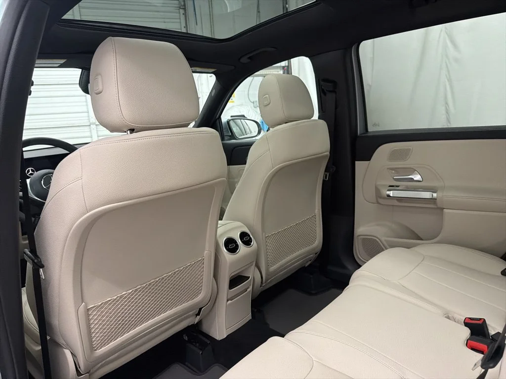 Used 2026 Silver Mercedes-Benz GLB 250 image 17