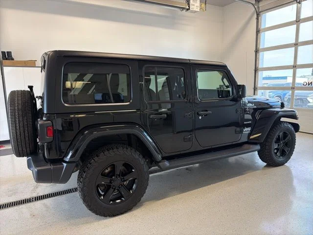Used 2021 Black Jeep Unlimited Sahara image 10