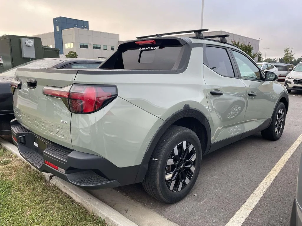 Used 2025 Sage Gray Hyundai SEL Activity image 4