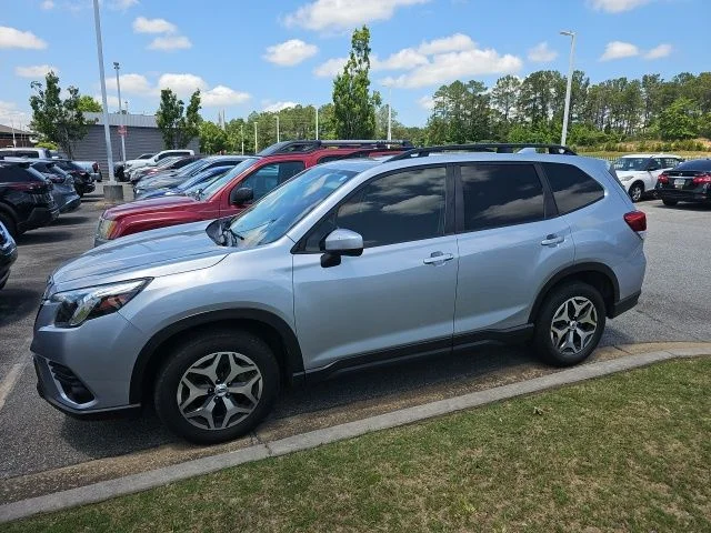 2022 Subaru Forester Premium's photo