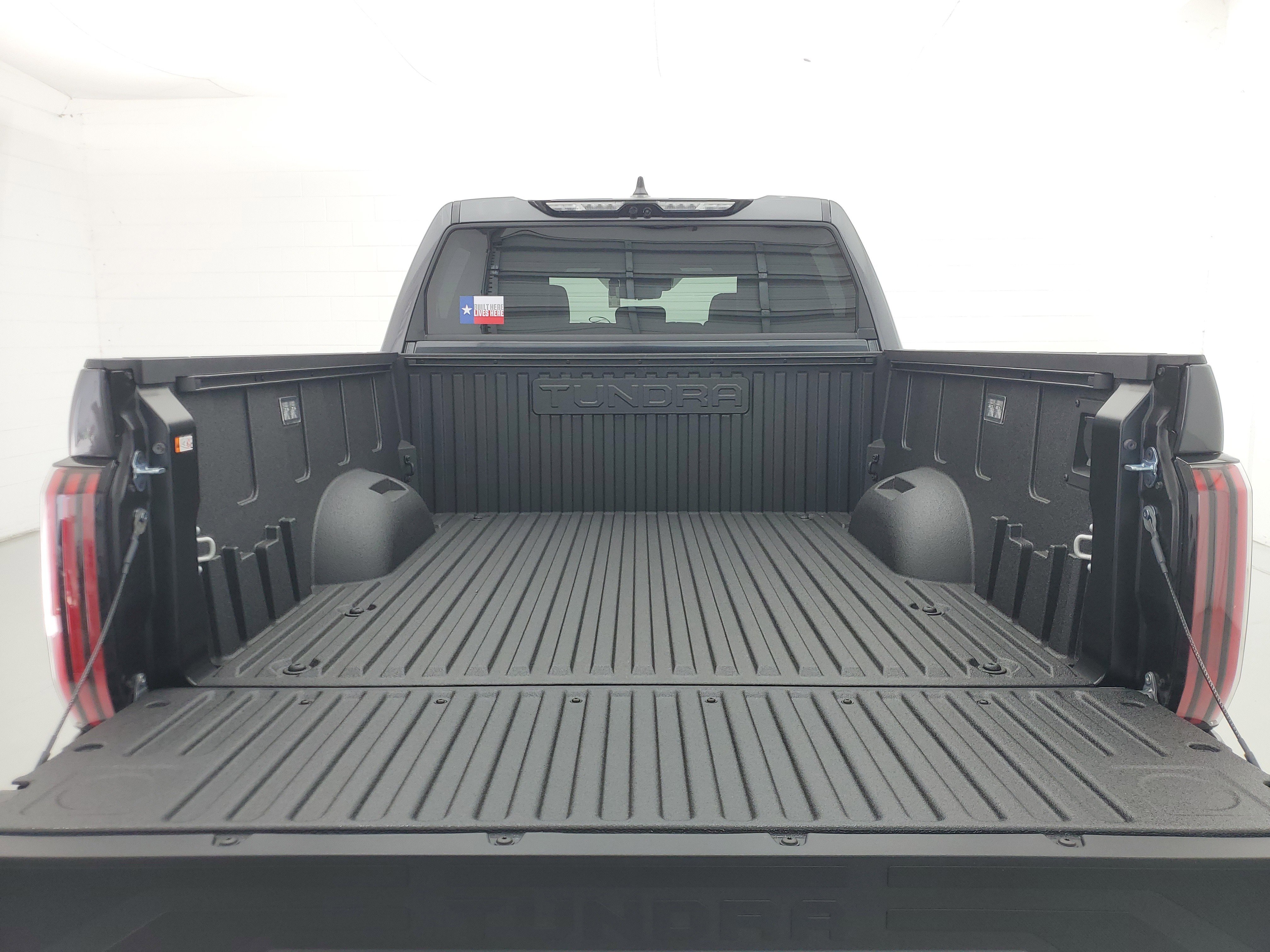 2026 Toyota Tundra Limited - Photo 10
