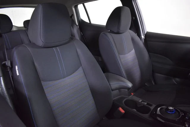 Used 2022 Silver Nissan SV Plus image 19