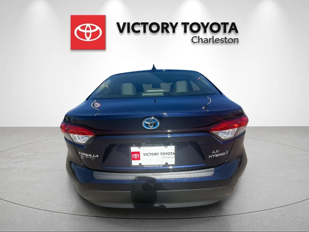 Used 2024  Toyota LE image 4