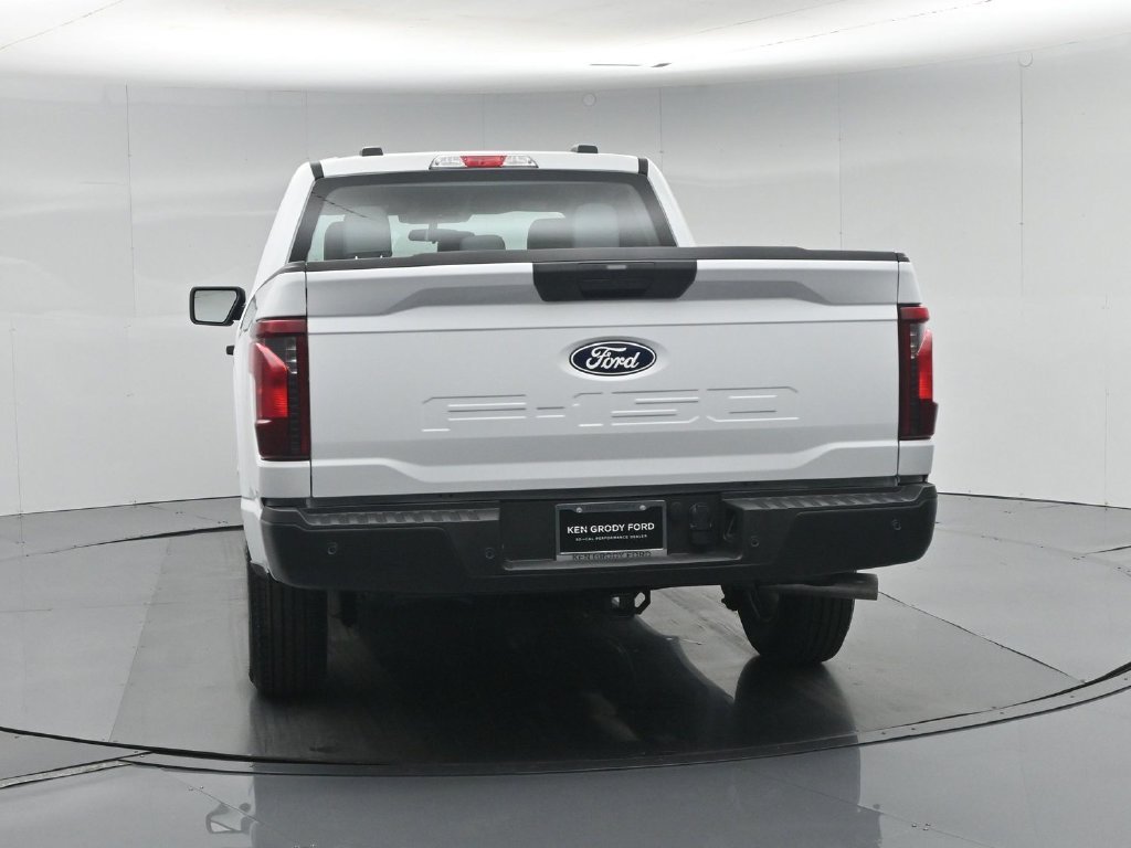 New 2026 Oxford White Ford XL image 27