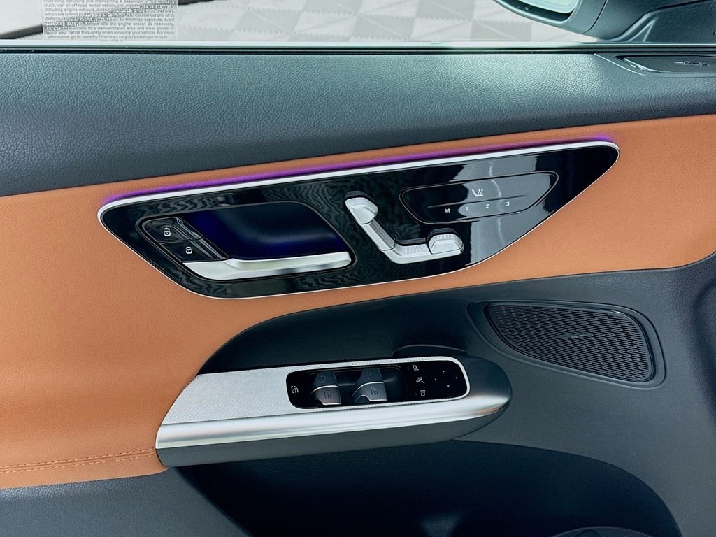 New 2026 Polar White Mercedes-Benz GLC 300 image 17