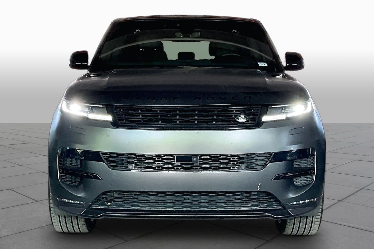 Used 2025 Carpathian Grey Premium Metallic Land Rover Dynamic SE image 5