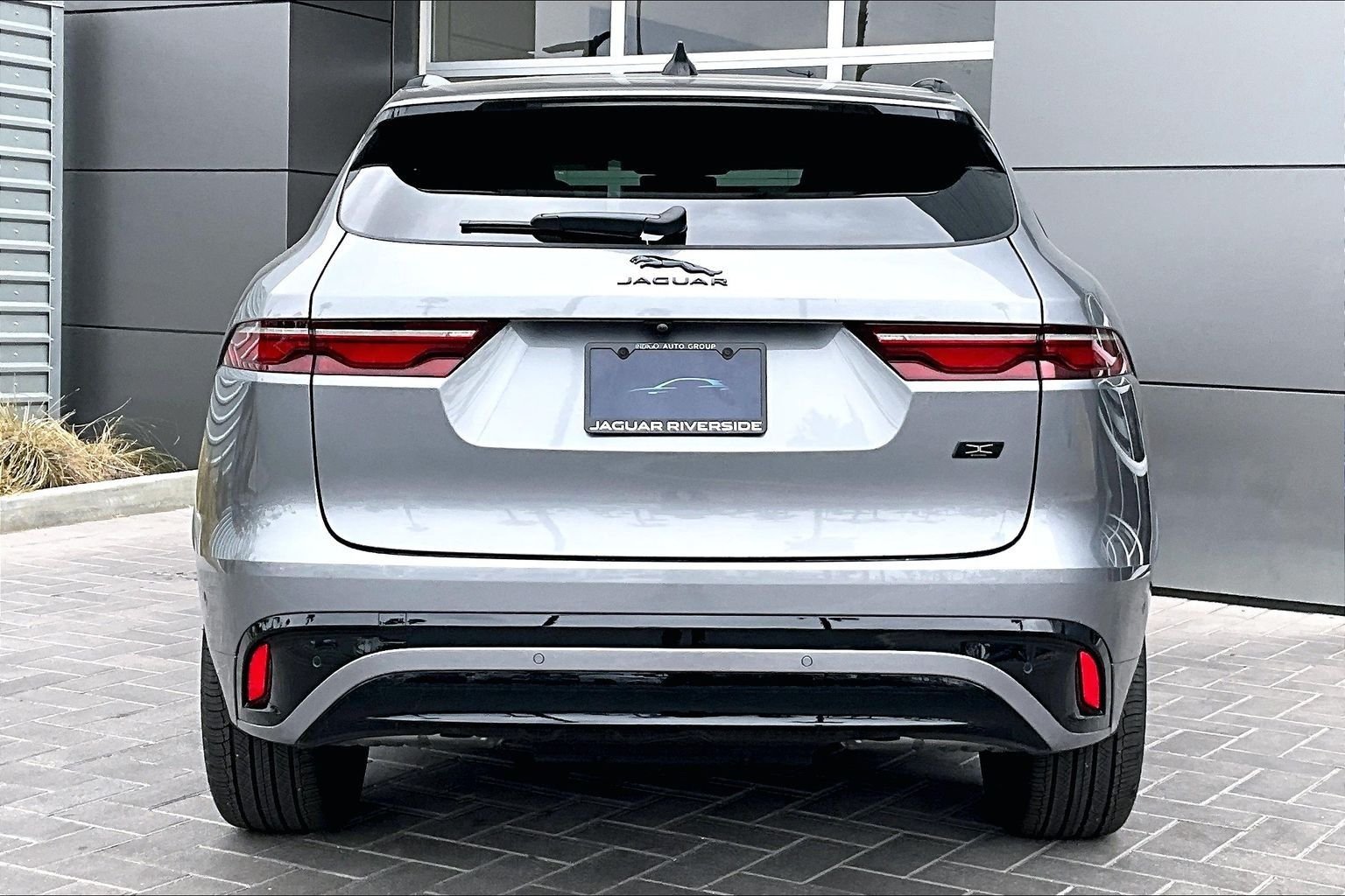 New 2026 Eiger Grey Jaguar P250 R-Dynamic S image 4