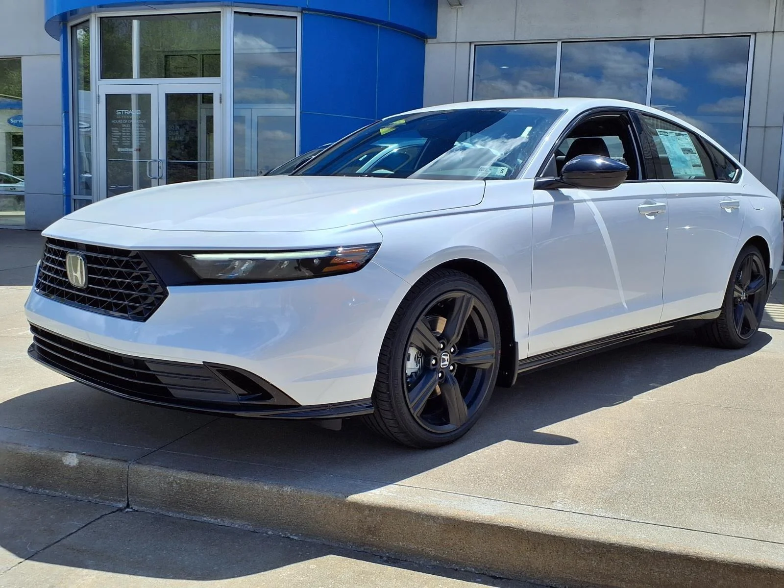 New 2026 Platinum White Pearl Honda Sport-L image 2