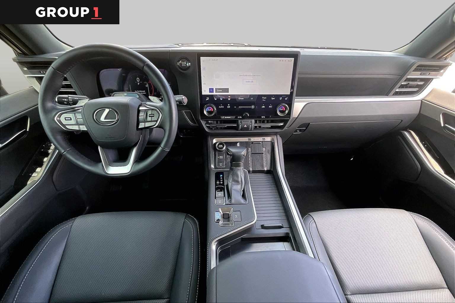 Used 2025 Nori Green Pearl Lexus Premium image 13