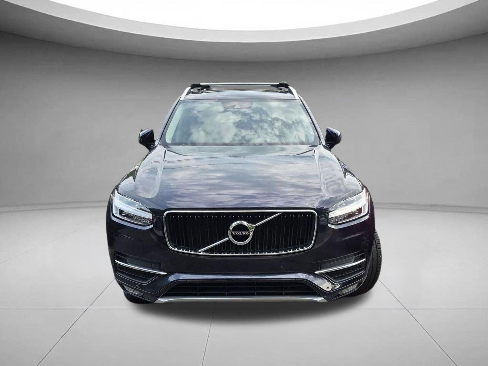 Used 2019 Magic Blue Metallic Volvo Momentum image 2