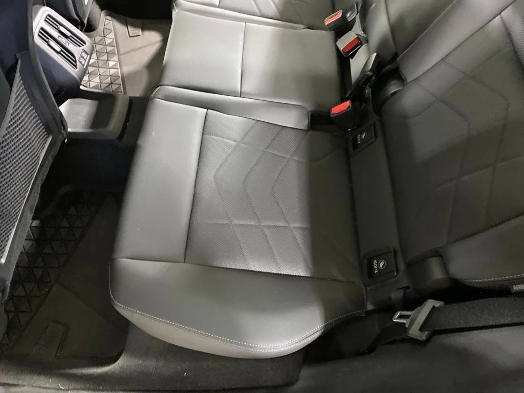 Used 2023 Silver Metallic BMW xDrive28i image 7
