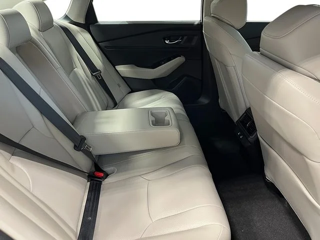 New 2026 Platinum White Pearl Honda Touring image 27