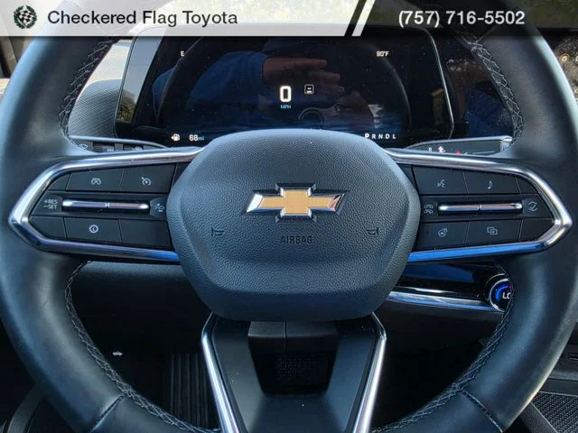 Used 2025 Lakeshore Blue Metallic Chevrolet LT image 11