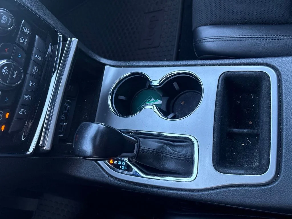 Used 2020 White Jeep Altitude image 18