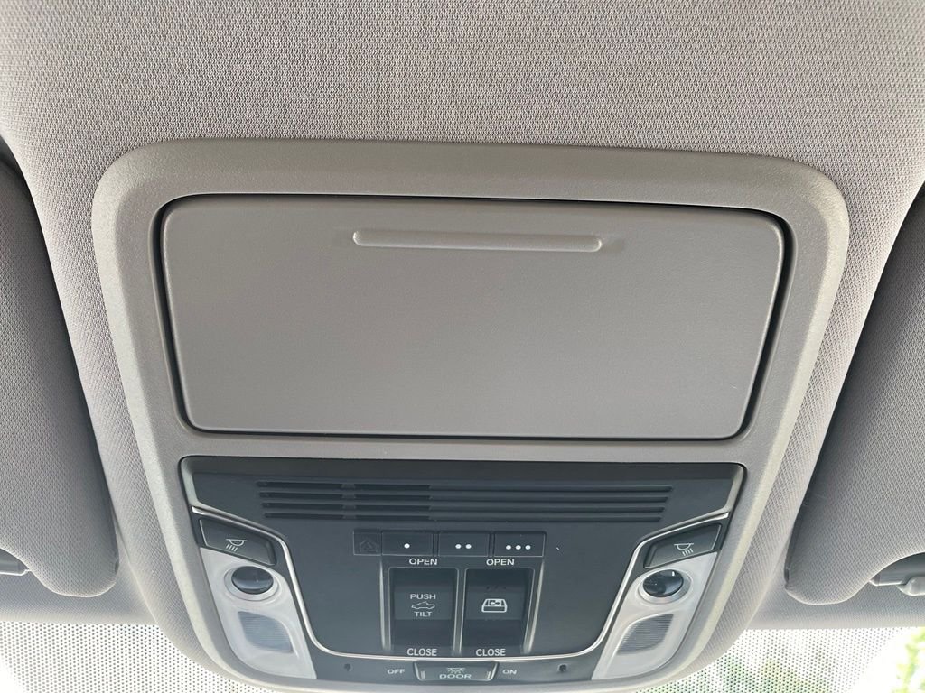 Used 2019 Modern Steel Metallic Honda RTL-T image 20