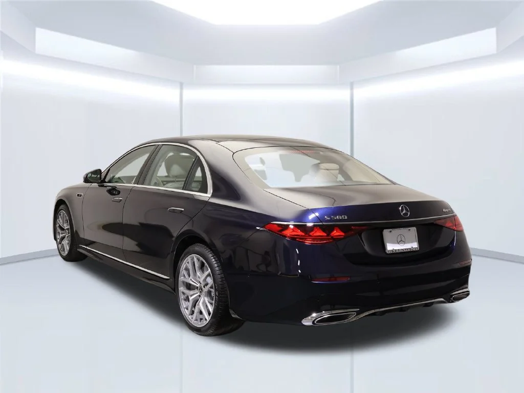 New 2027 Nautical Blue Metallic Mercedes-Benz S 580 image 5