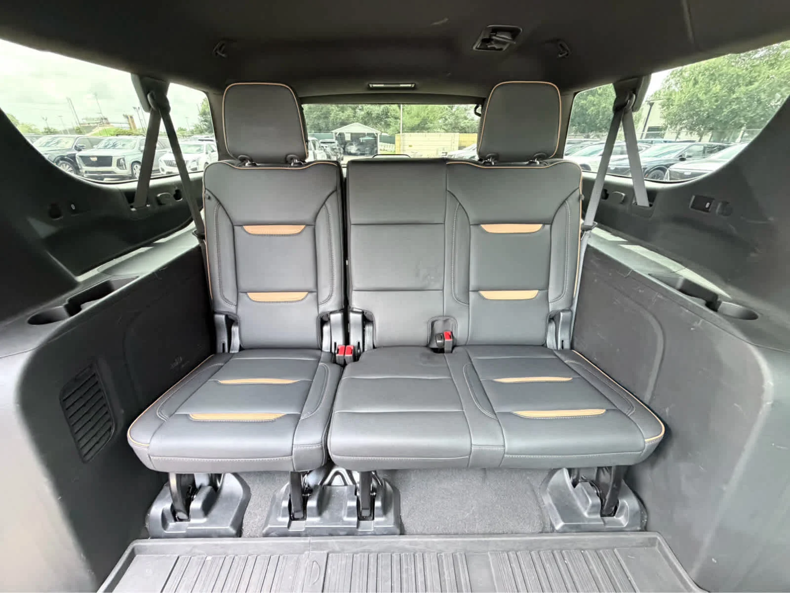 Used 2023 Sterling Metallic GMC AT4 image 35
